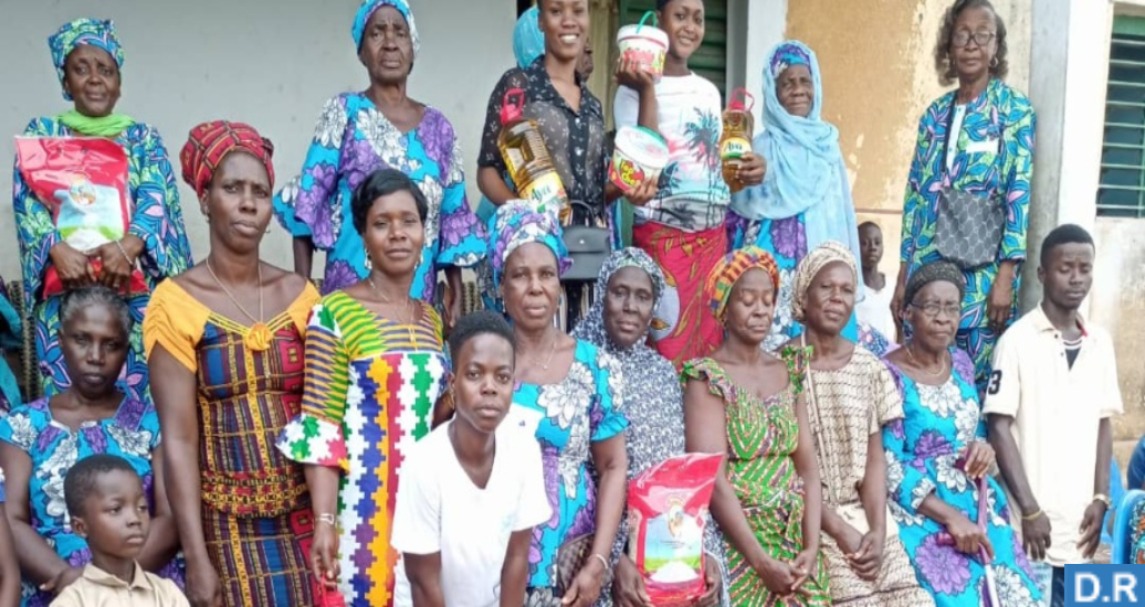 Côte d’Ivoire: Une ONG fait don de vivres à des veuves démunies d’Agboville pour le nouvel an