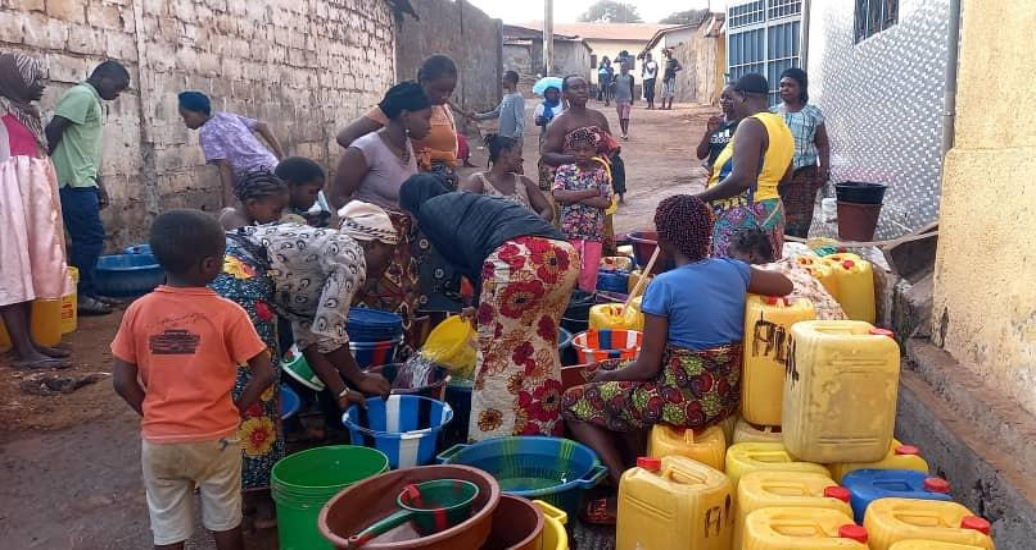 Pénurie d’eau en Guinée : Le calvaire des femmes de Sanoyah au km36 de Coyah