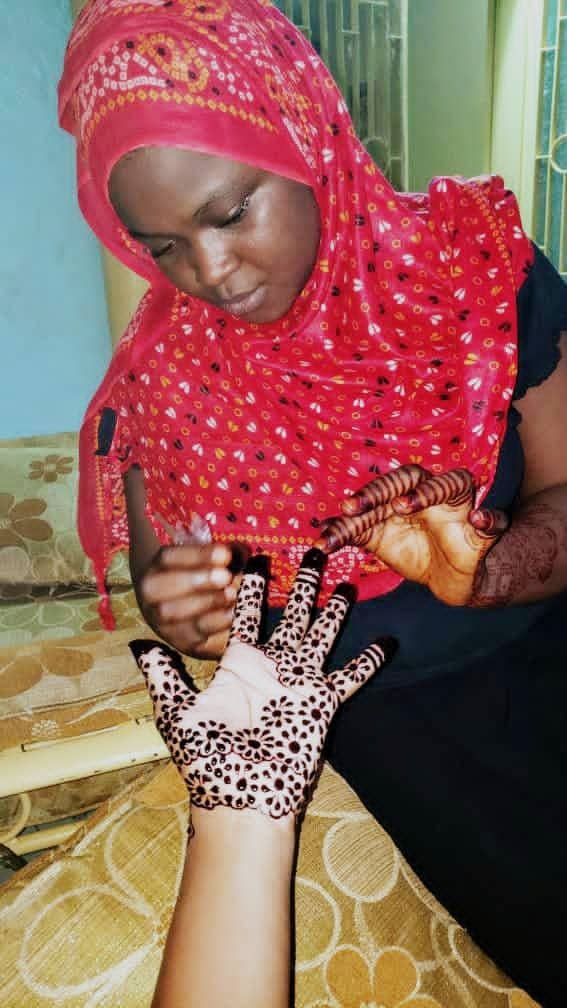 Hannatou Mamane Issaka, promotrice de la maison du henné moderne ‘’Annah Henna’’