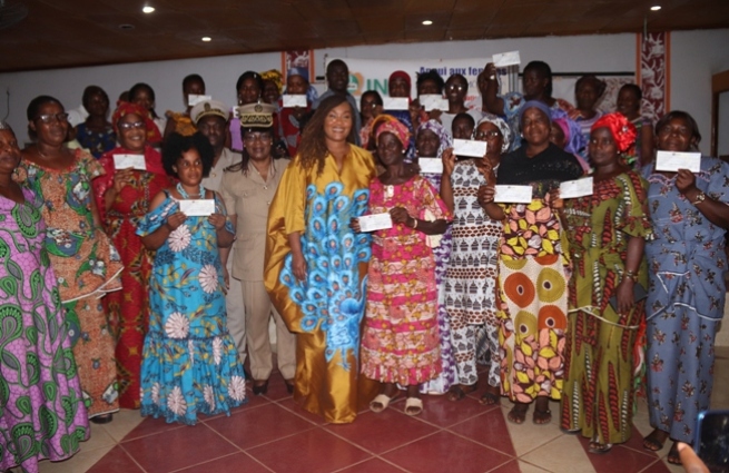 Quinze associations féminines du Goh reçoivent 30 millions FCFA de financement du projet MO Business